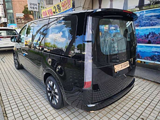 HYUNDAI STARIA 2025