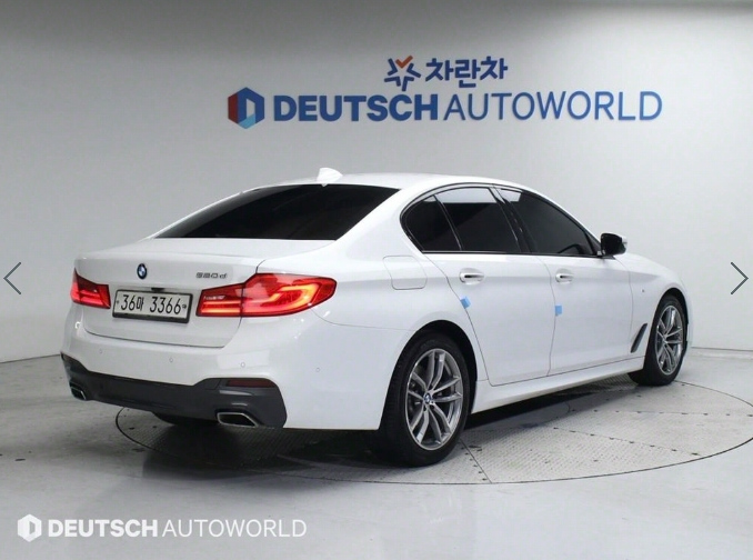 BMW 5-SERIES G30 2017