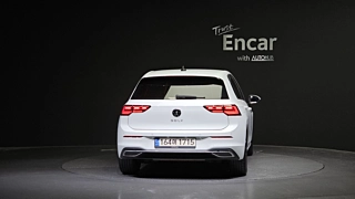 VOLKSWAGEN GOLF 2023