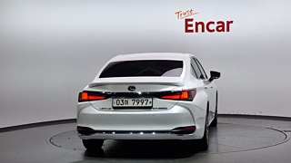 LEXUS ES300H 2019