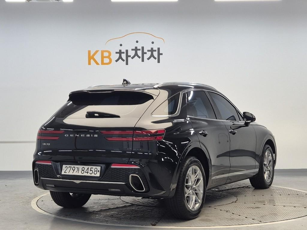 GENESIS GV70 2021