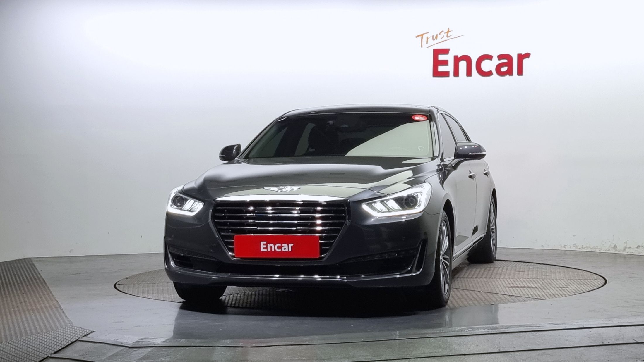 GENESIS EQ900 2017