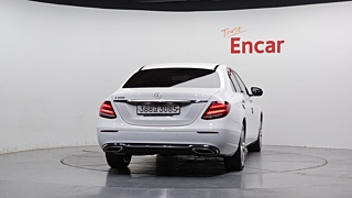 MERCEDES BENZ E-CLASS W213 2017