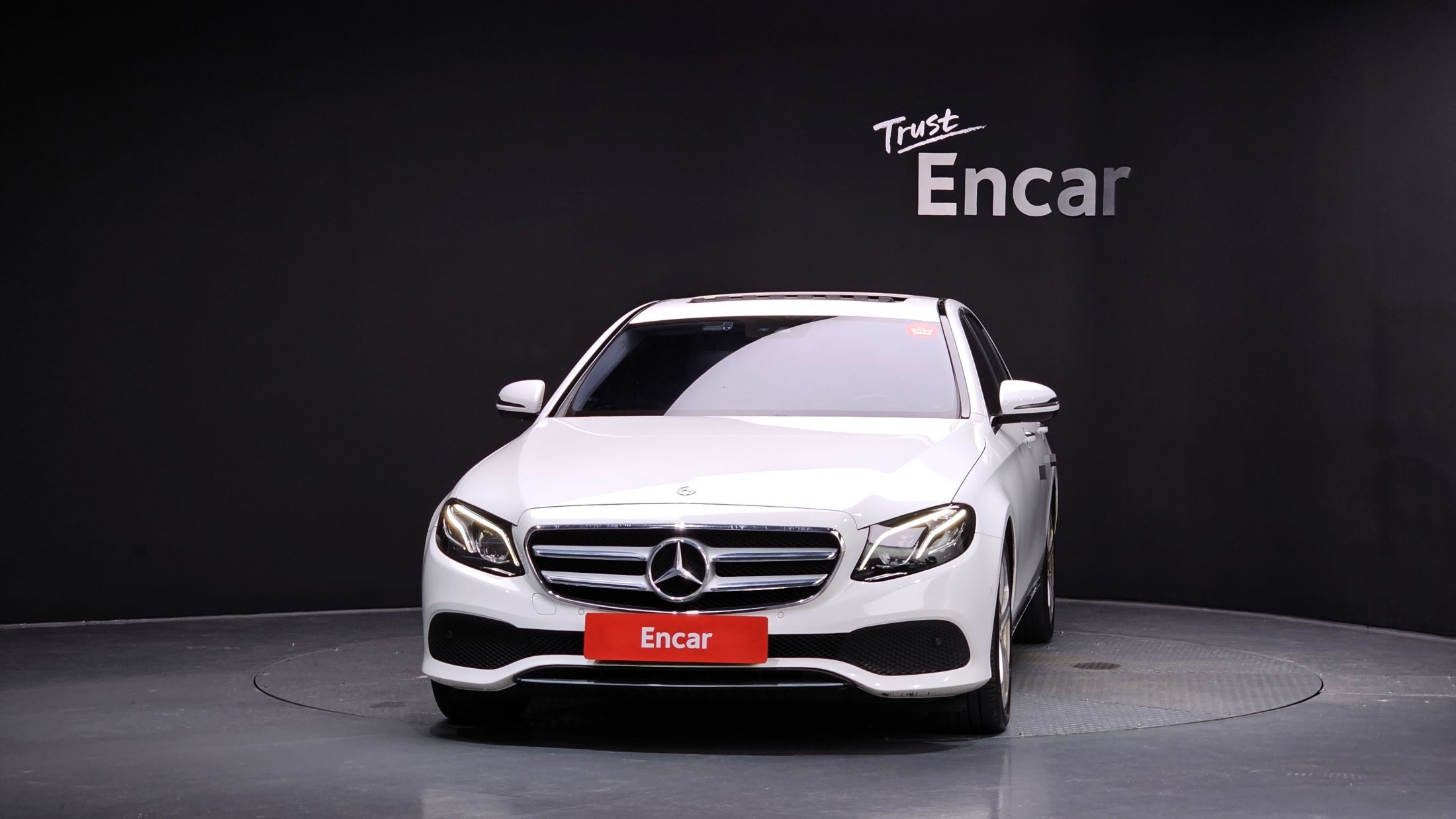MERCEDES BENZ E-CLASS W213 2016