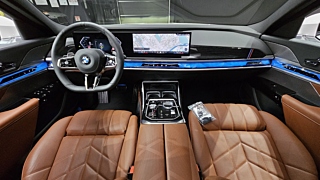 BMW 7-SERIES G70 2025