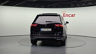 VOLKSWAGEN TIGUAN 2022