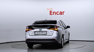 TOYOTA PRIUS 2019