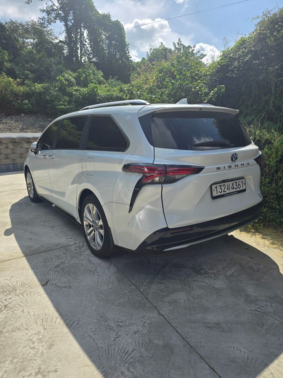 TOYOTA SIENNA 2023
