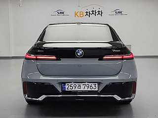 BMW 7-SERIES G70 2024