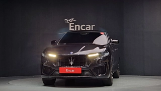 MASERATI LEVANTE 2018