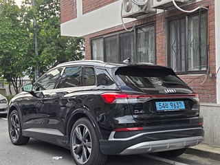 AUDI Q4 E-TRON F4 2022