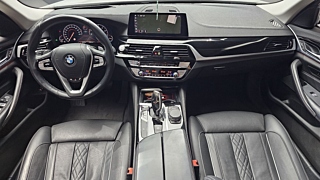 BMW 5-SERIES G30 2019