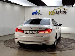 BMW 5-SERIES G30 2018