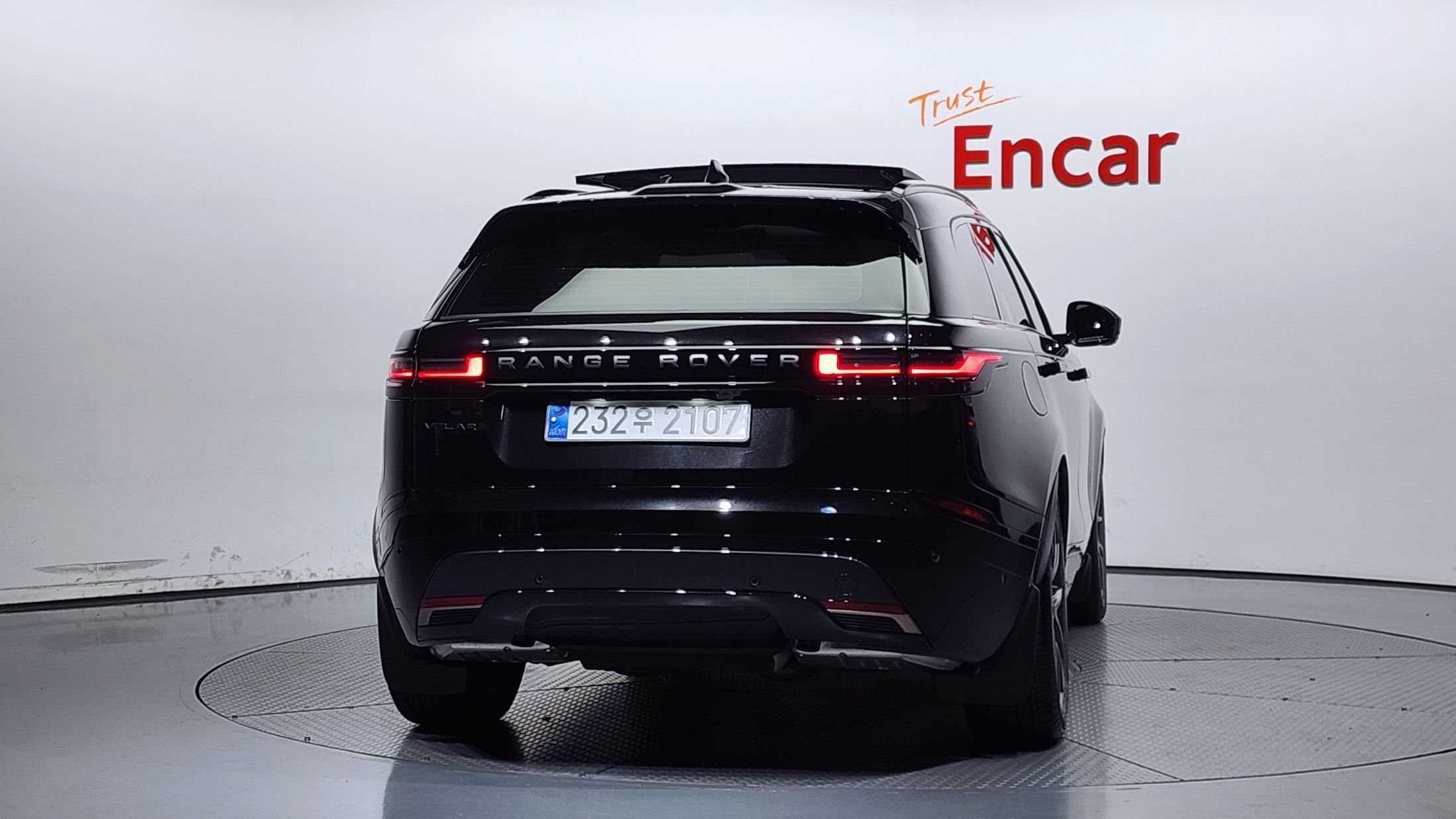 LAND ROVER RANGE ROVER VELAR 2025