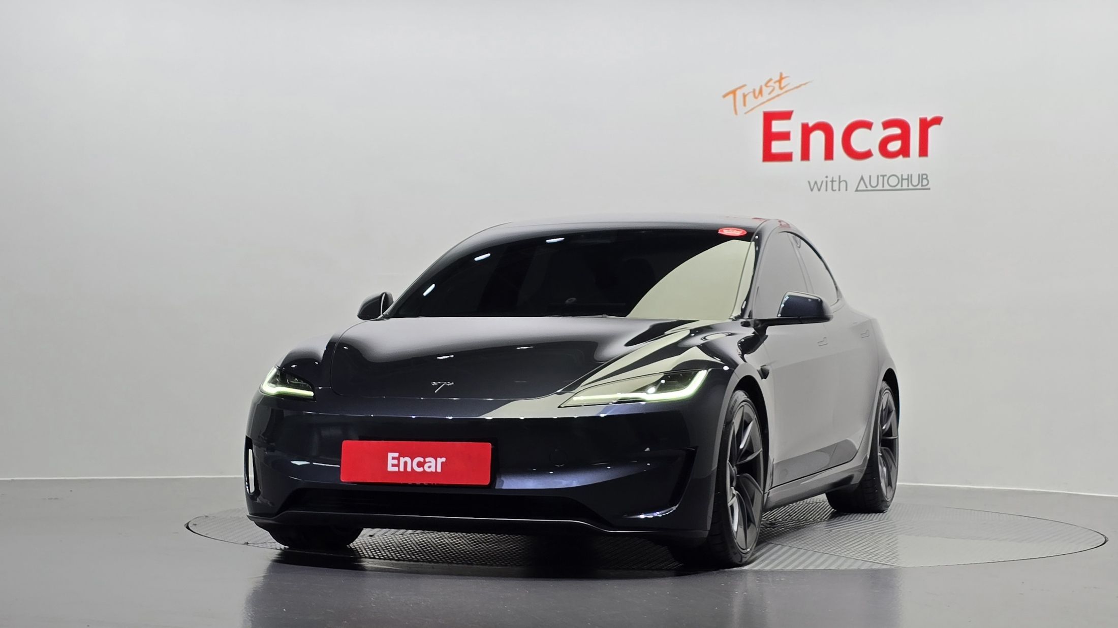 TESLA MODEL 3 2024