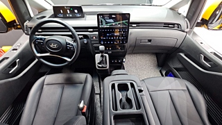 HYUNDAI STARIA 2025