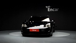 PORSCHE TAYCAN 2021