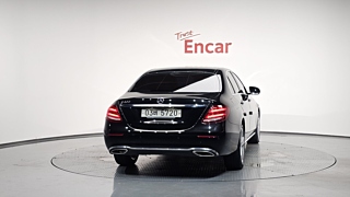 MERCEDES BENZ E-CLASS W213 2017