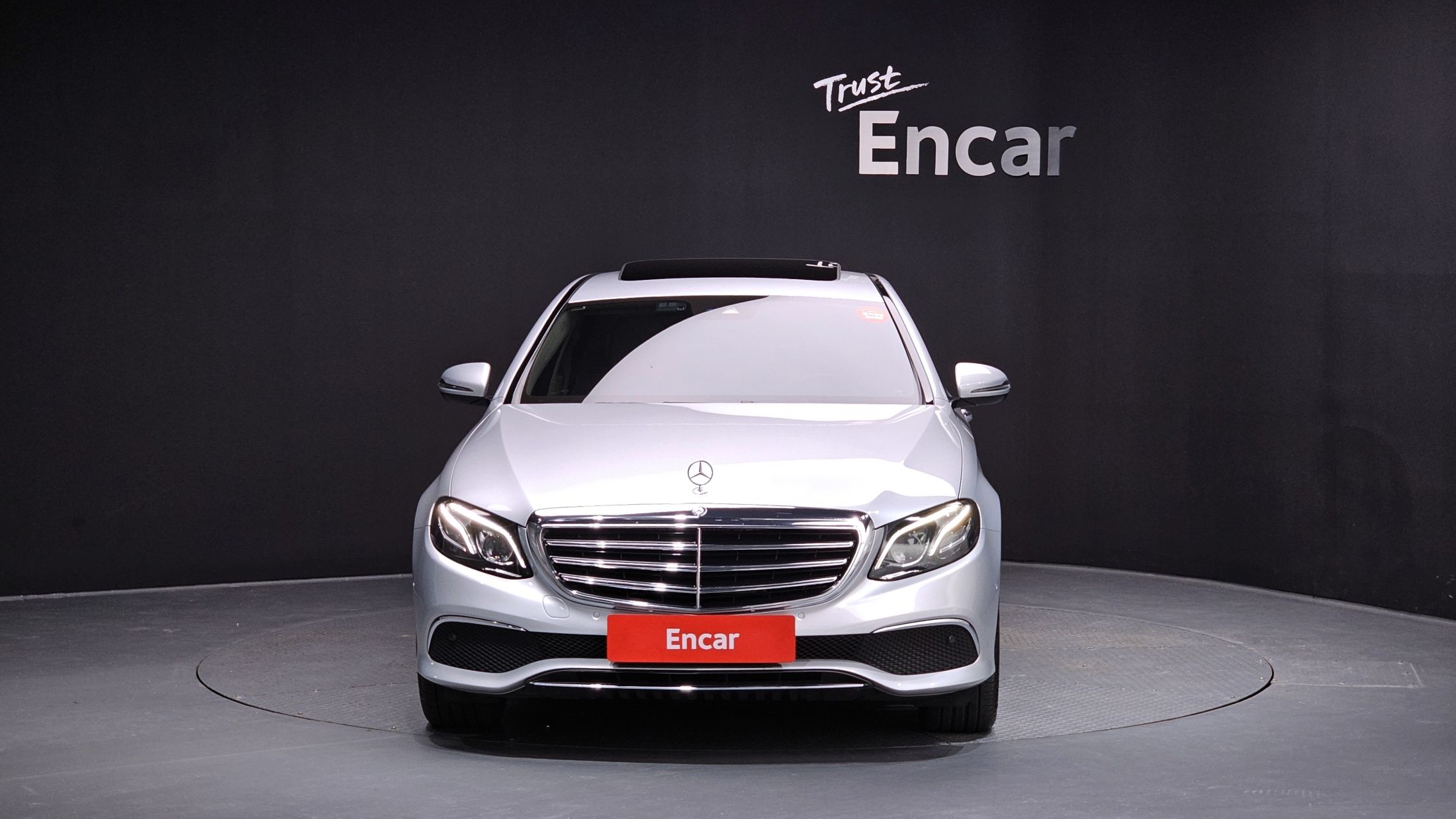 MERCEDES BENZ E-CLASS W213 2016