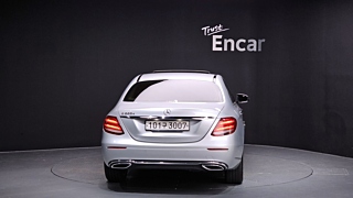 MERCEDES BENZ E-CLASS W213 2016