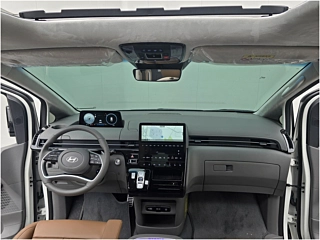 HYUNDAI STARIA 2025