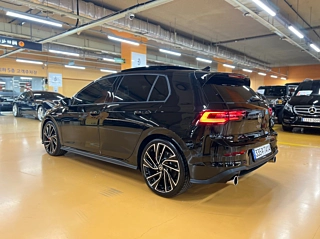 VOLKSWAGEN GOLF 2024