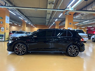 VOLKSWAGEN GOLF 2024
