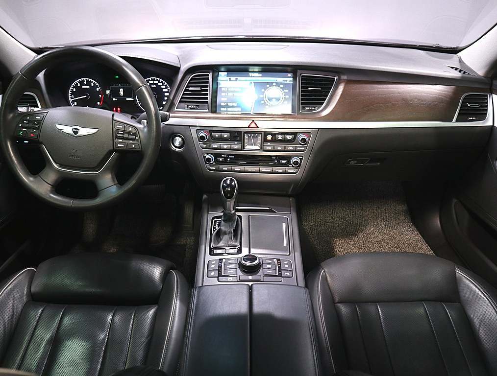 HYUNDAI GENESIS DH 2015