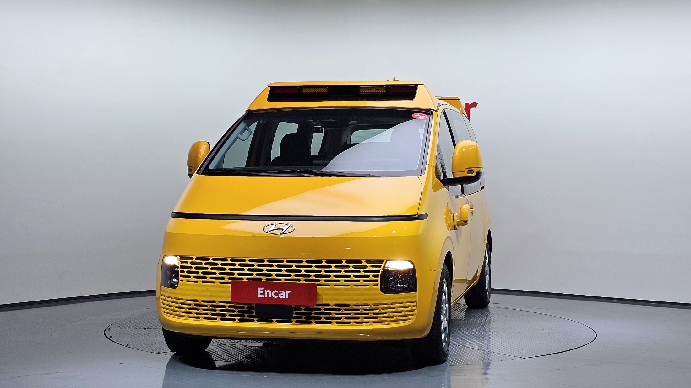 HYUNDAI STARIA 2024