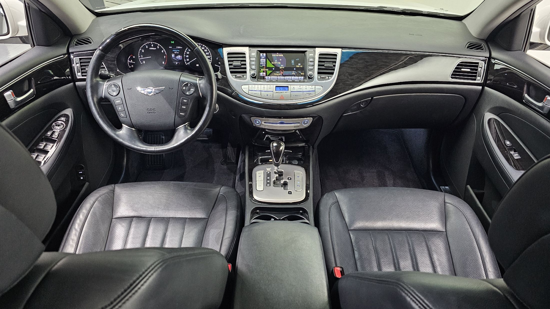 HYUNDAI GENESIS 2011
