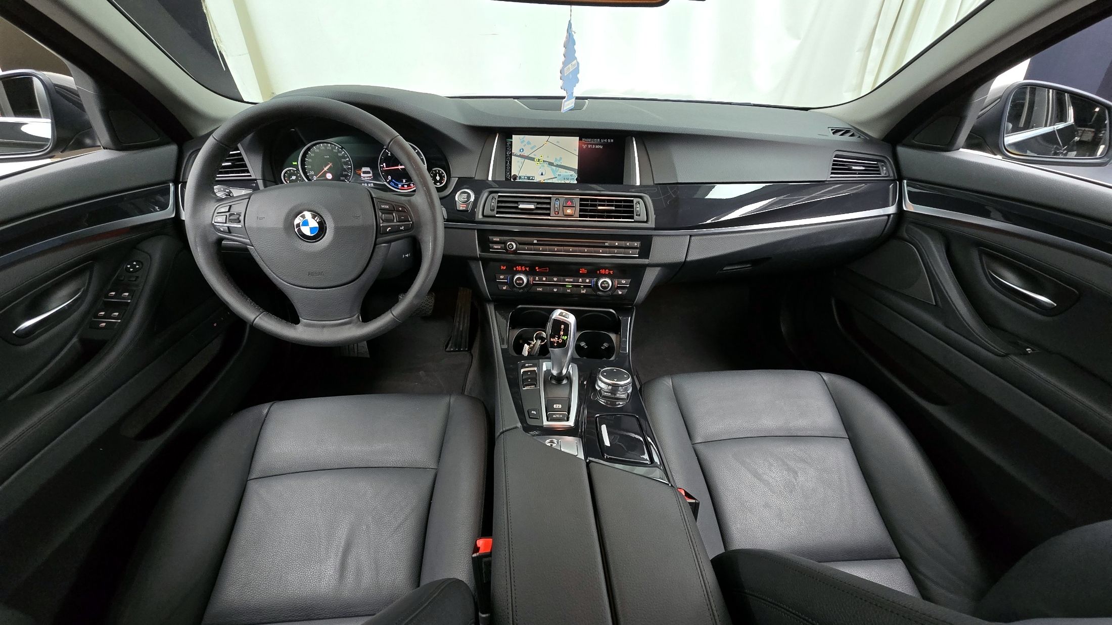 BMW 5-SERIES F10 2015