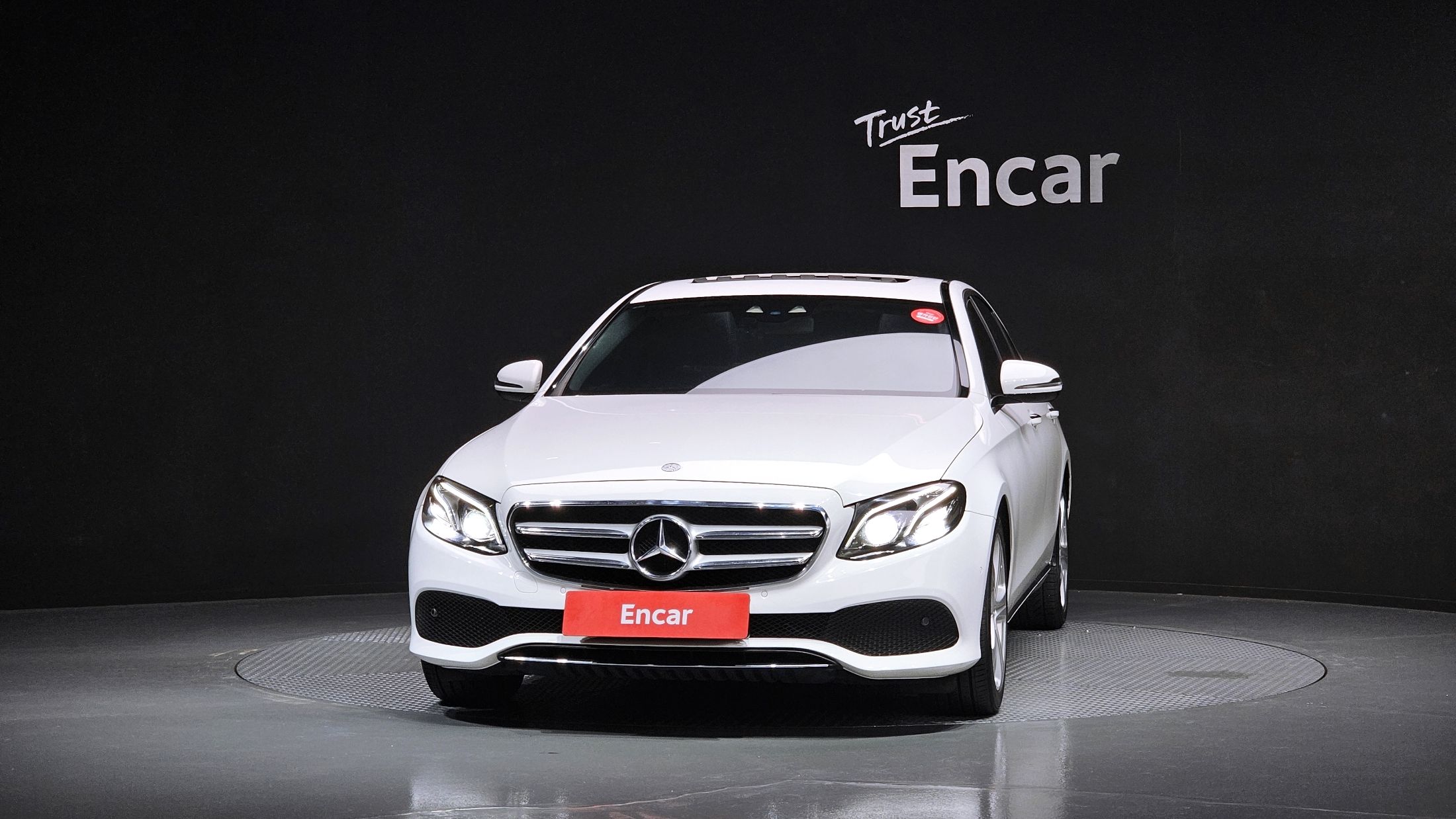 MERCEDES BENZ E-CLASS W213 2016