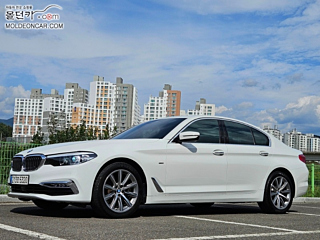 BMW 5-SERIES G30 2018