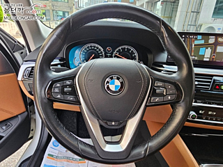 BMW 5-SERIES G30 2018