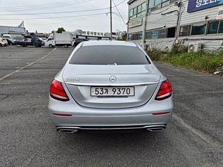 MERCEDES BENZ E-CLASS W213 2017