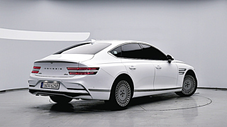 GENESIS G80 RG3 2024