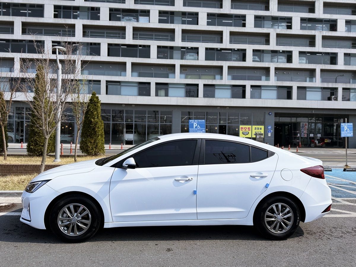 HYUNDAI AVANTE AD 2018