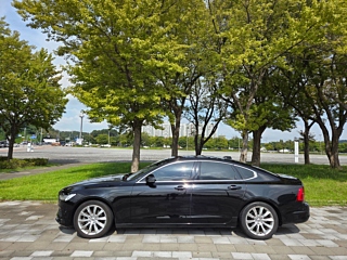 VOLVO S90 2017