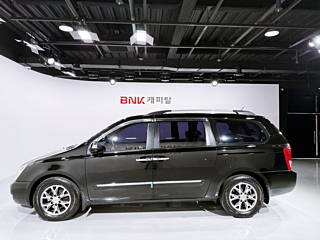KIA CARNIVAL R 2013