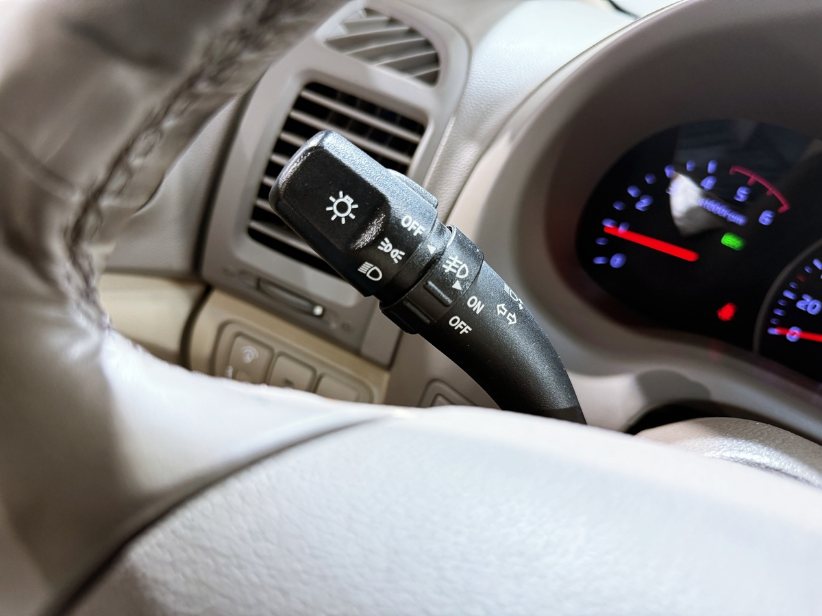 KIA CARNIVAL R 2013