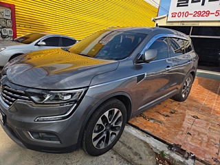 SAMSUNG QM6 2017