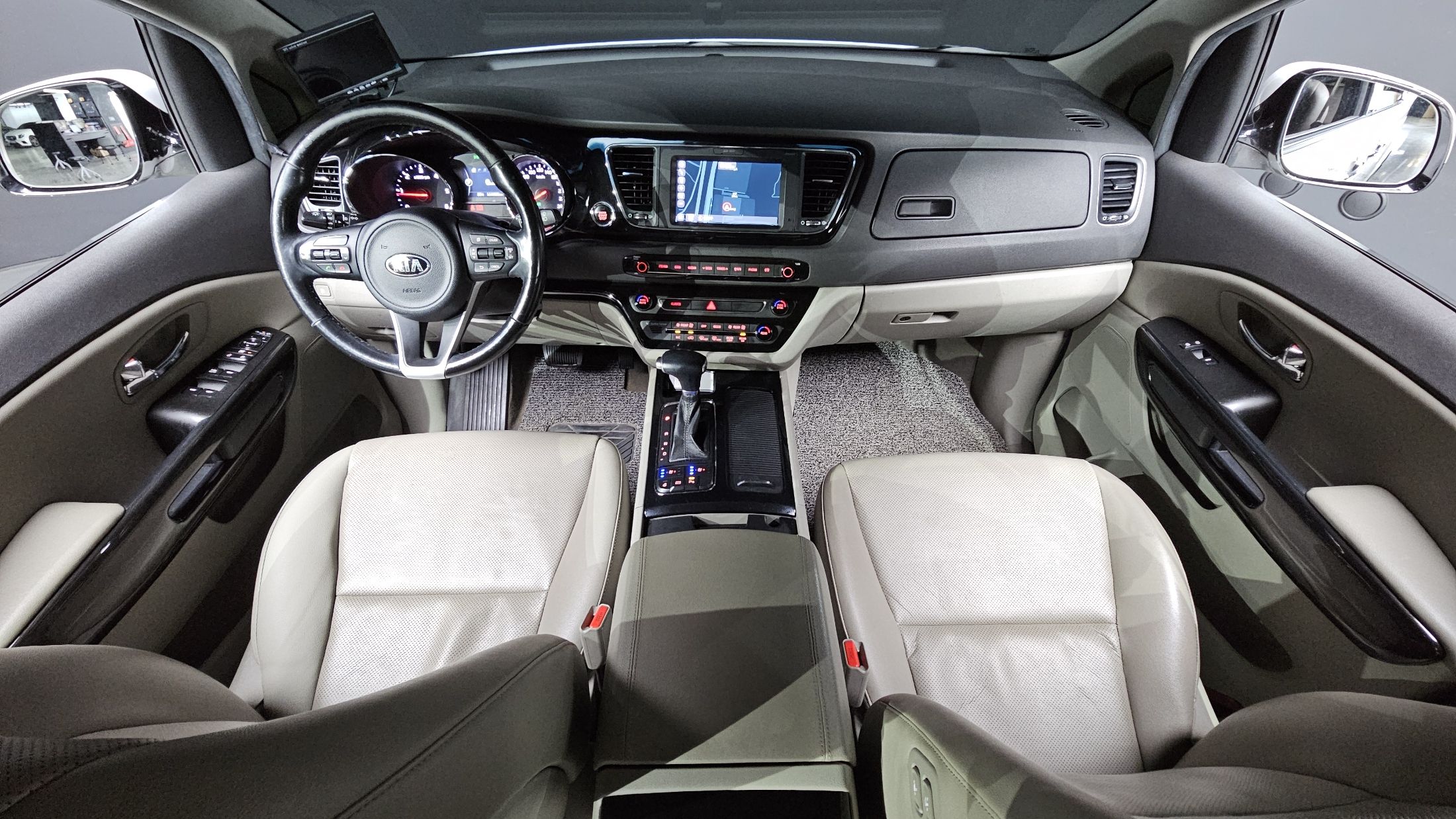 KIA CARNIVAL 2016