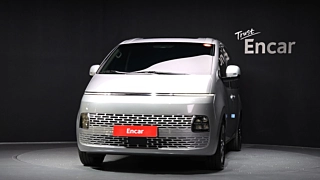 HYUNDAI STARIA 2025