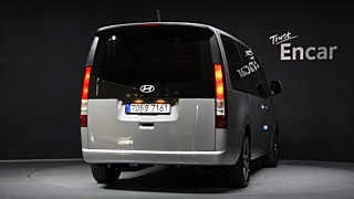 HYUNDAI STARIA 2025