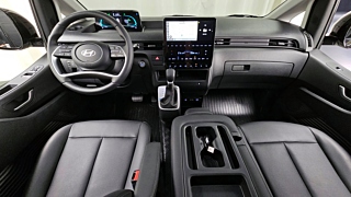 HYUNDAI STARIA 2025