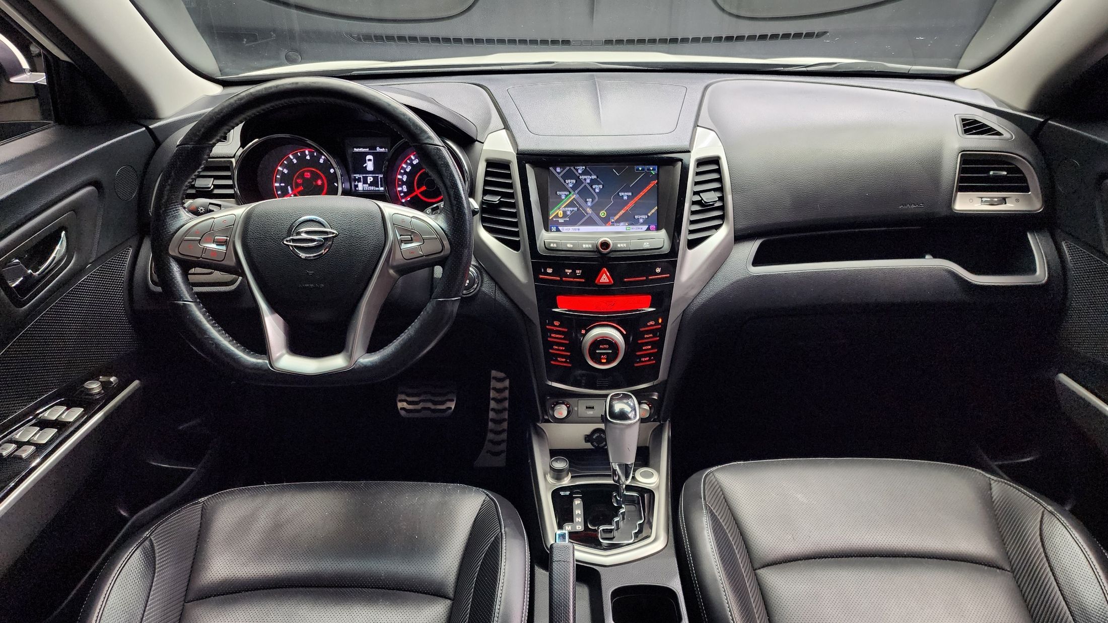 SSANGYONG TIVOLI 2015