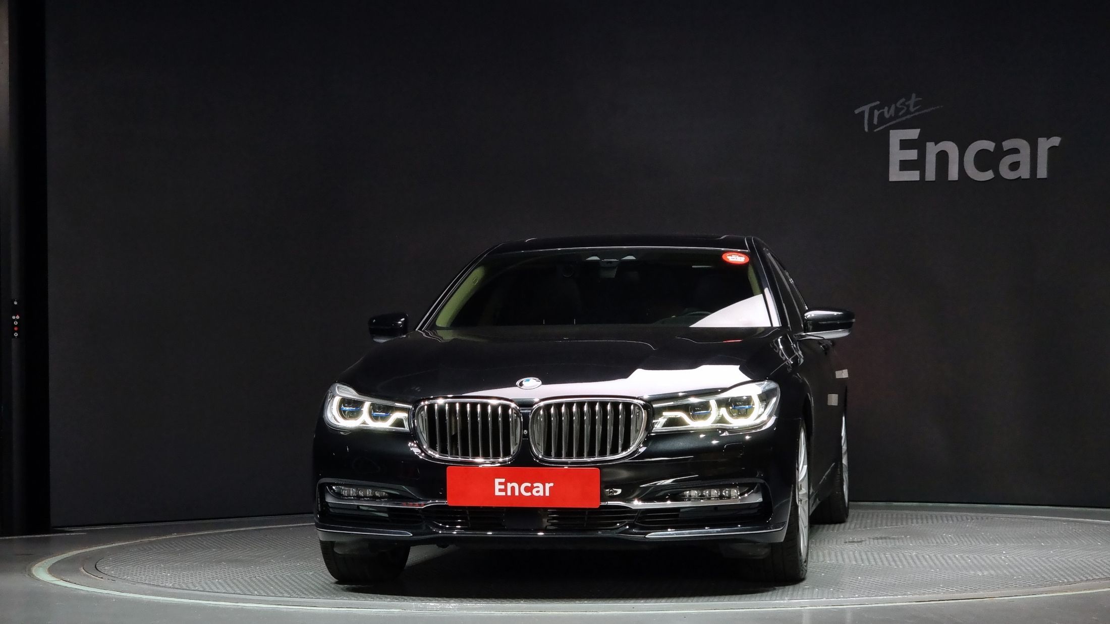 BMW 7-SERIES G11 2016