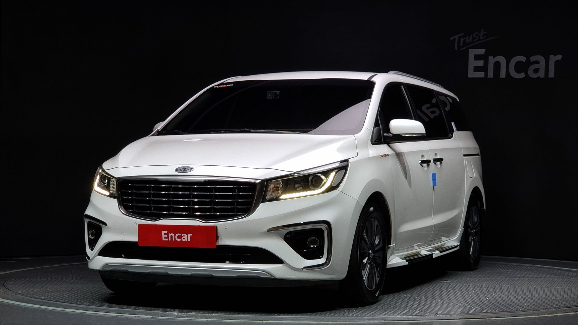 KIA CARNIVAL 2018