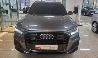 AUDI Q7 4M 2023