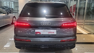AUDI Q7 4M 2023